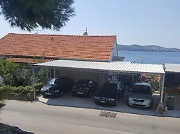 A1-apt w. Shared Pool & Balcony,next to the Beach