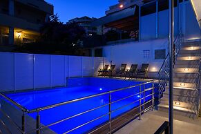 A1-apt w. Shared Pool & Balcony,next to the Beach