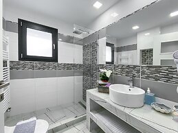 6 Bed Villa - Sleeps 15 - Pets - Pool - Jacuzzi
