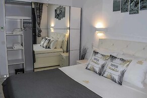 6 Bed Villa - Sleeps 15 - Pets - Pool - Jacuzzi