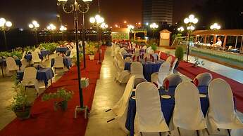 Beach Luxury Hotel