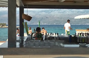 A1 - apt With Terrace, Best Location in Supetar