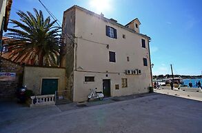 A1 - apt With Terrace, Best Location in Supetar