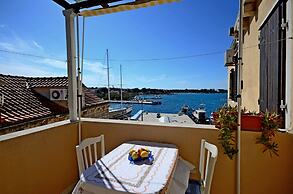 A1 - apt With Terrace, Best Location in Supetar