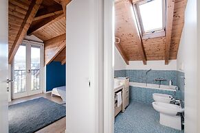 MyHomeInComo - Modern Luxury Attic