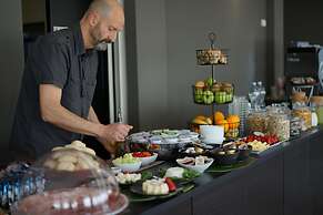 HOTEL APLO - BREAKFAST EXPERIENCE