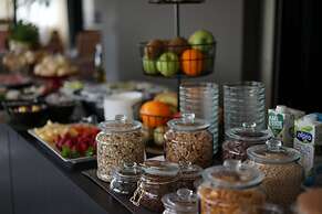 HOTEL APLO - BREAKFAST EXPERIENCE