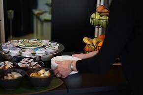 HOTEL APLO - BREAKFAST EXPERIENCE