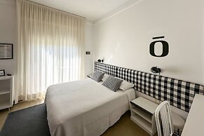 HOTEL APLO - BREAKFAST EXPERIENCE