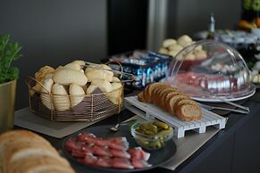 HOTEL APLO - BREAKFAST EXPERIENCE