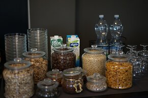 HOTEL APLO - BREAKFAST EXPERIENCE