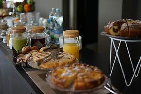 HOTEL APLO - BREAKFAST EXPERIENCE
