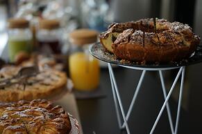HOTEL APLO - BREAKFAST EXPERIENCE