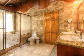 Arenal Waterfall Lodge