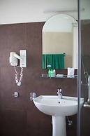 Senani Hotel