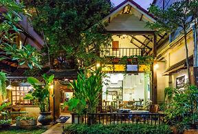 Changmoi House (Little Village)