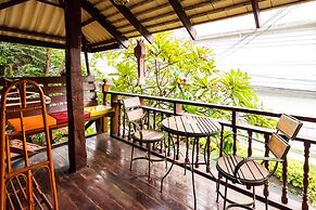 Changmoi House (Little Village)