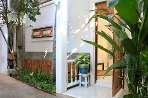 Changmoi House (Little Village)