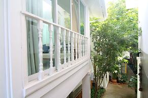 Changmoi House (Little Village)
