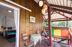 Changmoi House (Little Village)