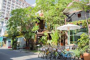 Changmoi House (Little Village)
