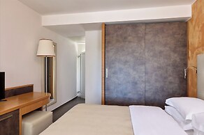 Hydra Beach Resort