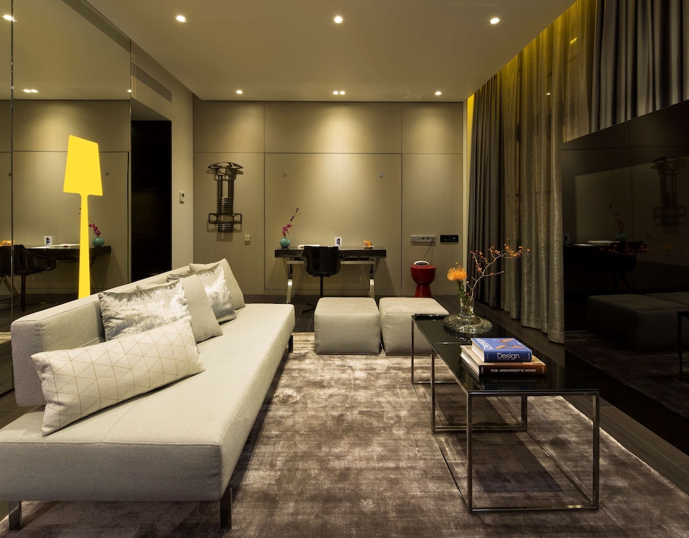 art'otel Amsterdam powered by Radisson Hotels