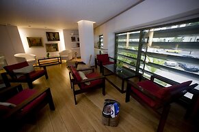 Athinais Hotel