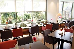 Athinais Hotel