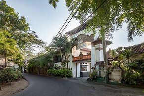 Sarinande Hotel