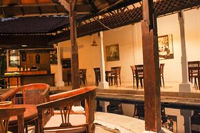 Sarinande Hotel