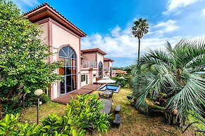 PalmValley Pool Villa Resort