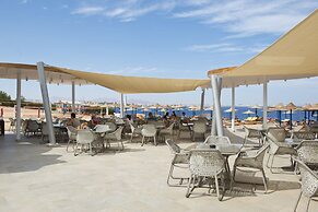 Amphoras Aqua Adults Only