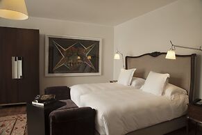 Hotel B