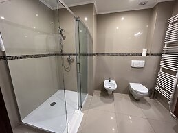 Hit Hotel