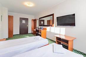 Hit Hotel