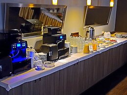 Hit Hotel