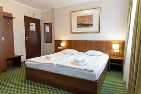 Hit Hotel