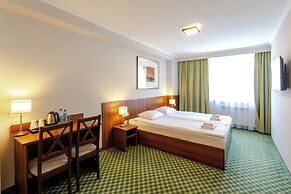 Hit Hotel