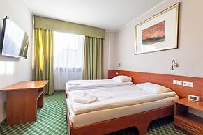 Hit Hotel