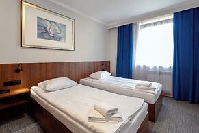 Hit Hotel