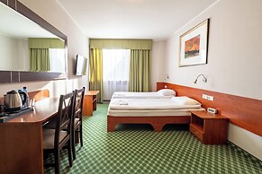 Hit Hotel