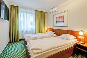 Hit Hotel