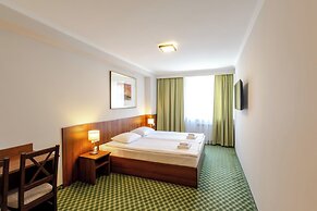 Hit Hotel