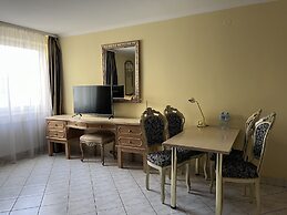 Hit Hotel