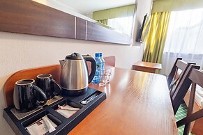 Hit Hotel