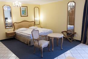 Hit Hotel