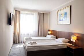 Hit Hotel