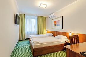 Hit Hotel