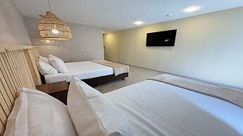 Hotel Blue Cove by On vacation